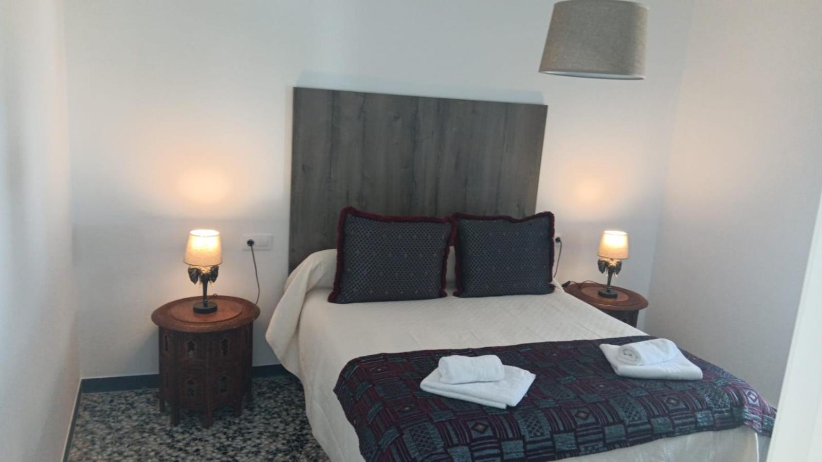 Apartamentos Fernando III El Santo Баеза Екстериор снимка