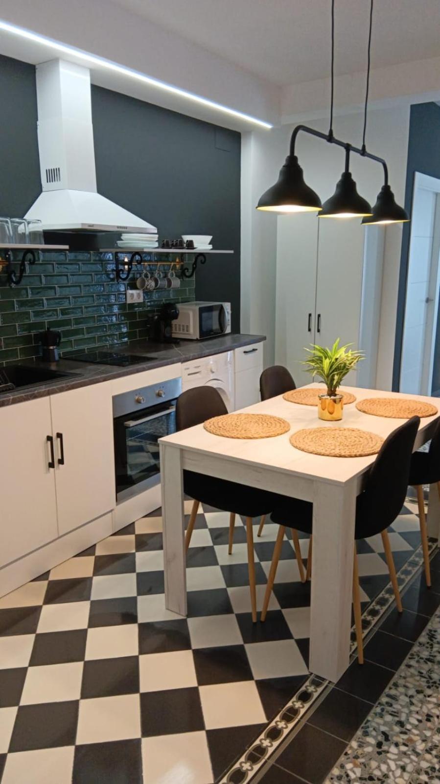 Apartamentos Fernando III El Santo Баеза Екстериор снимка