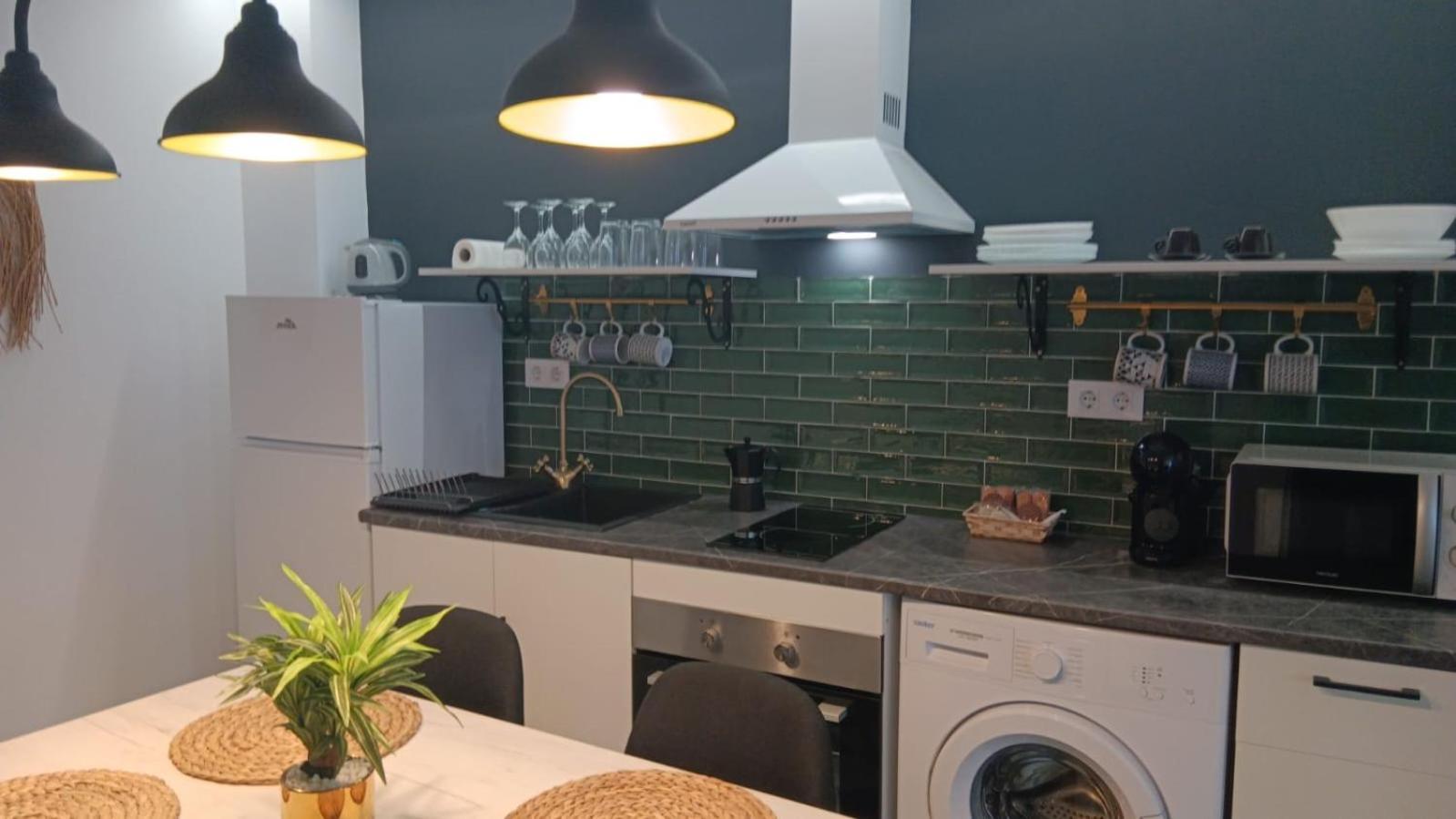 Apartamentos Fernando III El Santo Баеза Екстериор снимка